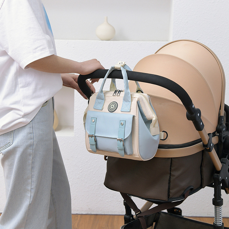 Mummy bag, small crossbody single-shoulder hand-held baby walking bag, mom's outing bag, baby stroller, storage bag, mother and baby bag Application Scenario