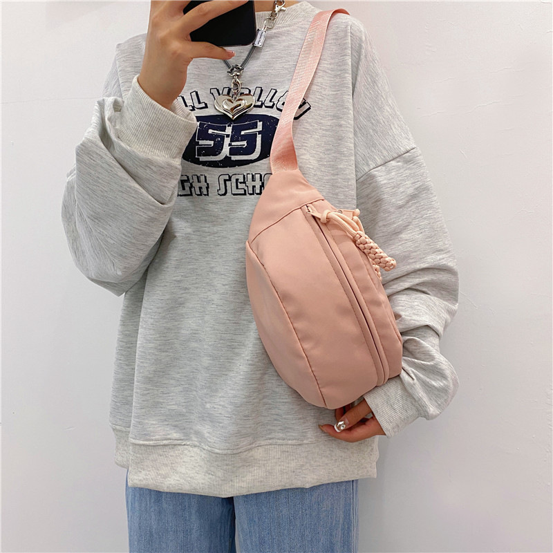 Korean InS-style large-capacity single-shoulder bag, simple and versatile schoolgirl style, dumpling bag, teenage student crossbody bag Application Scenario
