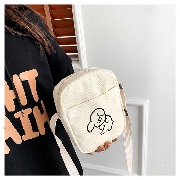 New Japanese-style Harajuku cute cartoon canvas bag, vintage girl crossbody bag, Korean Instagram soft girl small bag Application Scenario