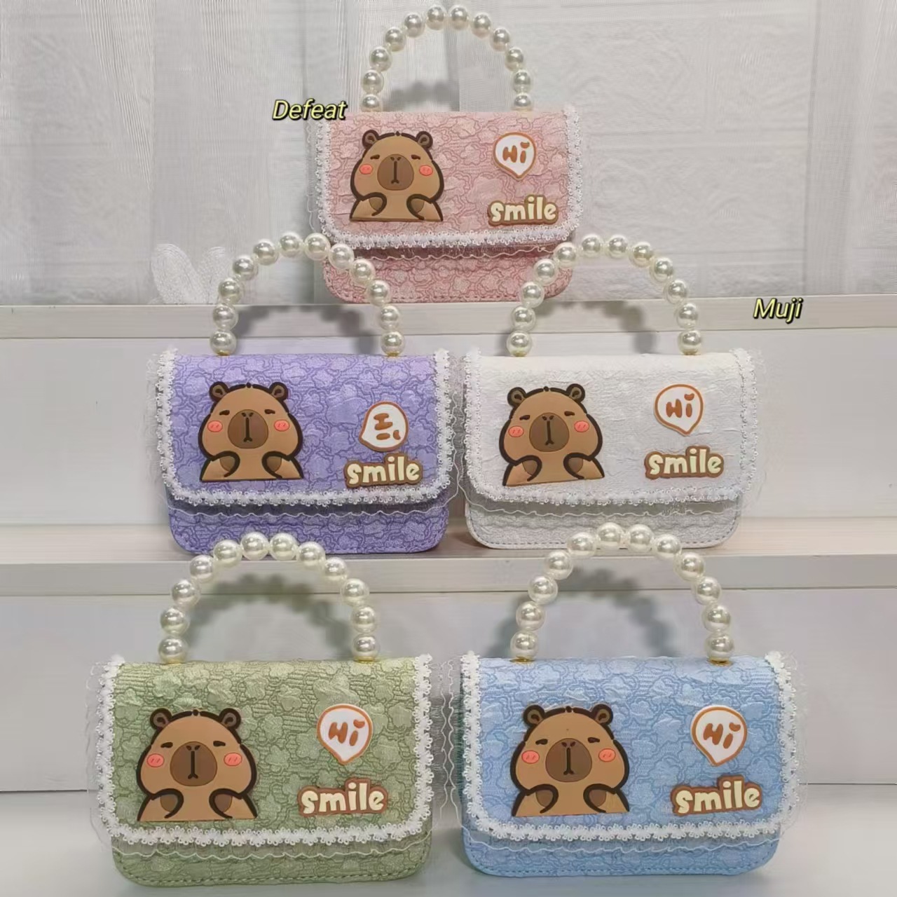 Pearl handbag, Capibara crossbody coin accessory bag, small square bag, chain children's bag, cartoon bag, girl Application Scenario