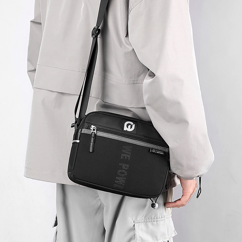WEPOWER men's single-shoulder bag: Fashionable and casual nylon crossbody bag, horizontal style, individualistic and trendy single-shoulder bag details Picture