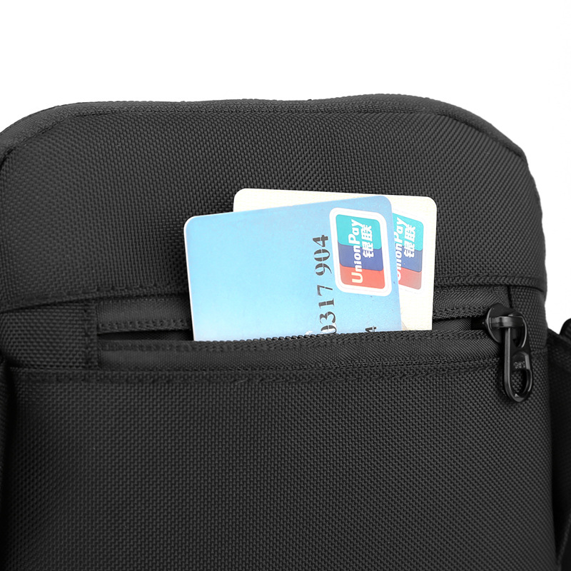 WEPOWER's new fashionable single-shoulder bag, men's business casual crossbody bag, and simple cross-border small crossbody bag Application Scenario