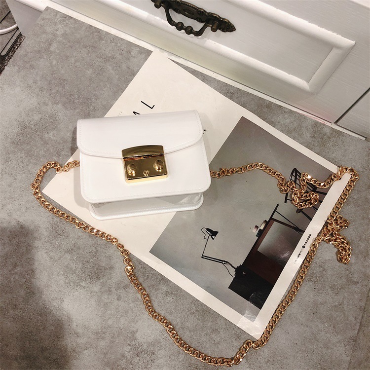 The new 2025 Korean-style trendy and simple chain bag for women is fashionable and stylish. It's a mini square bag with a single shoulder and crossbody Item Picture