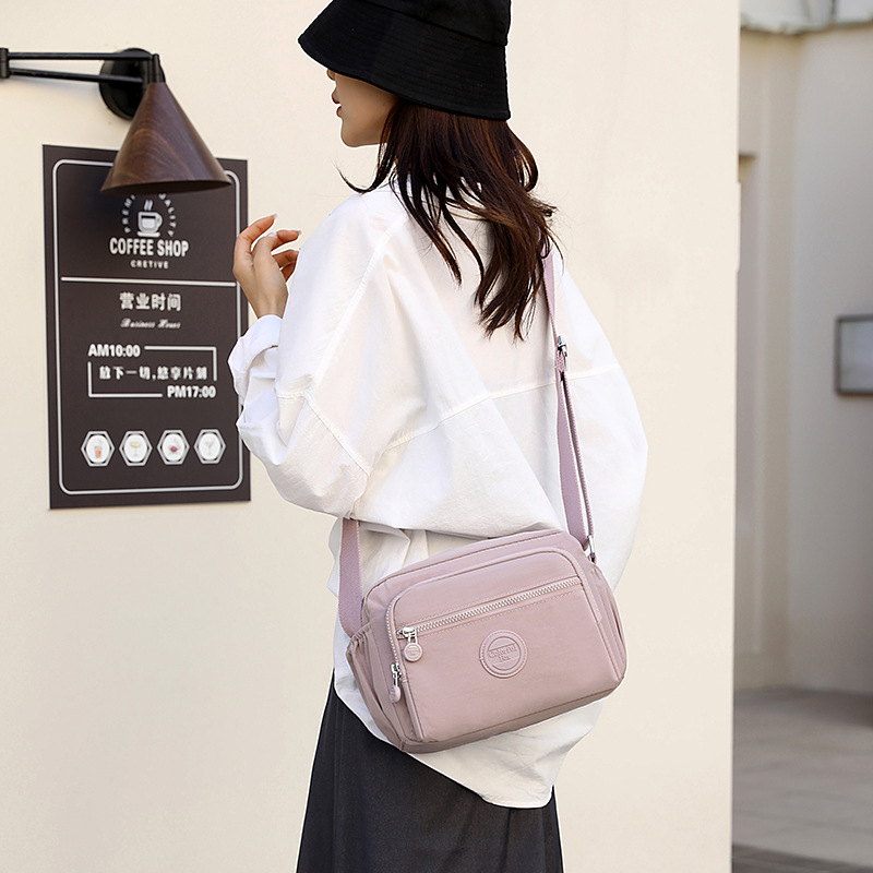 Colorful Fox trendy single-shoulder bags, custom-made outdoor casual crossbody bags, multi-layered simple bags, cross-border details Picture