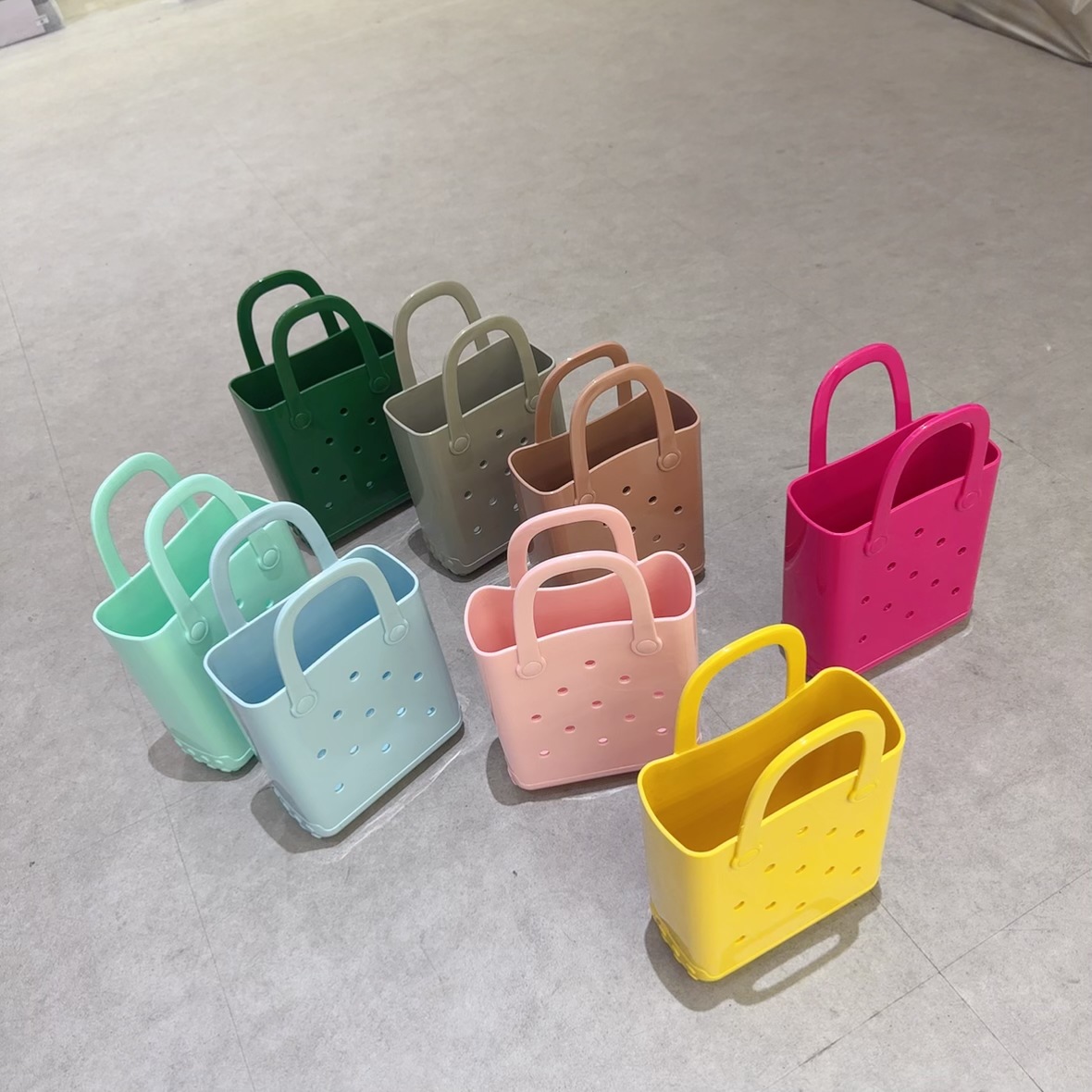 Jelly Bag 2025 New Cross-border DIY Hole Bag, women's bag, Macaron-colored beach wash basket bag, pvc bag details Picture