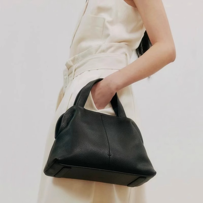 Top-grain cowhide large-capacity genuine leather handbag for women, 2025 new autumn and winter, a unique and high-end Boston pillow bag full figure