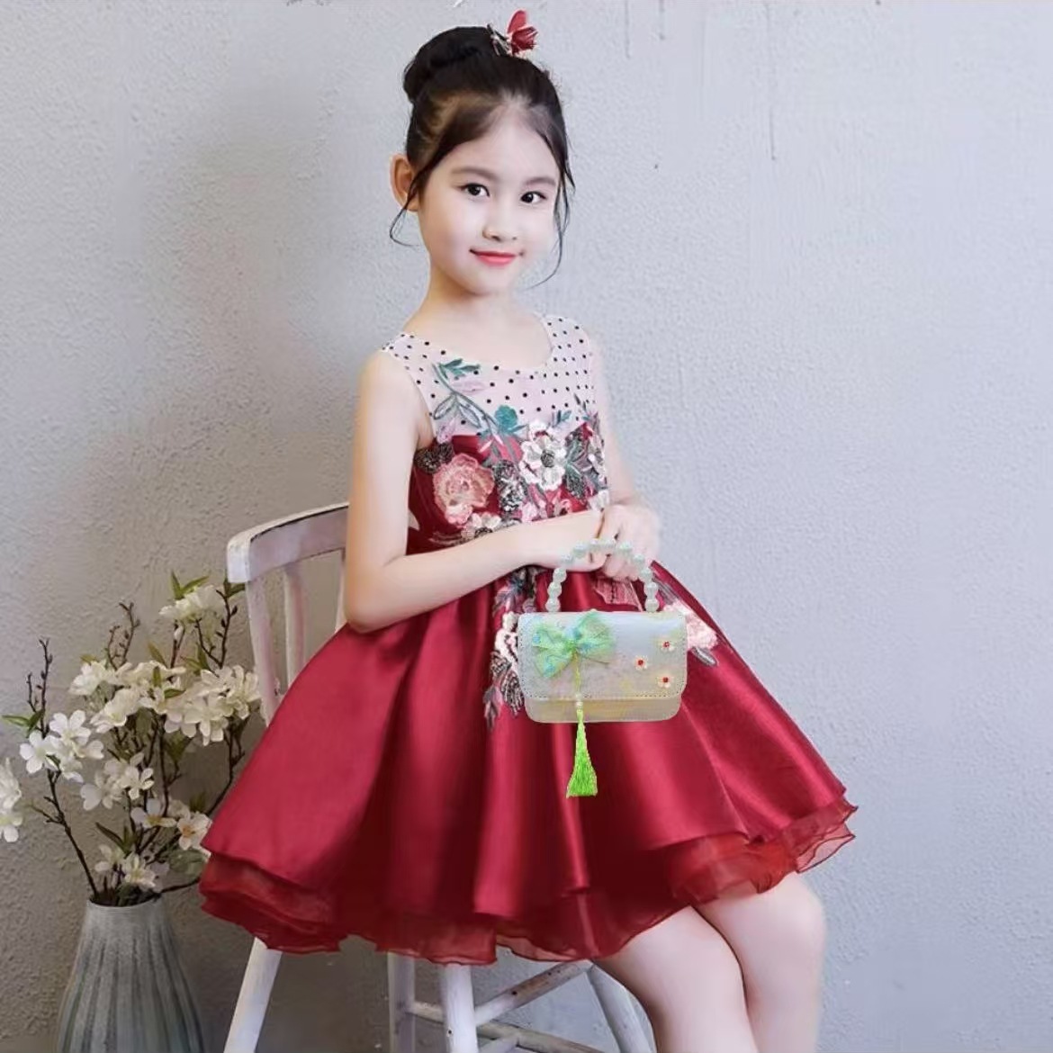 Cute pearl bow children's bag, new ancient-style tassel handbag, stylish colorful diamond-encrusted single-shoulder bag Application Scenario