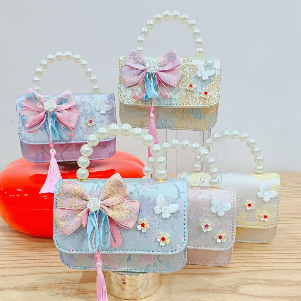Chinese-style princess pearl handbag, crossbody girl coin purse, children's gift, girl's small square bag, Hanfu accessory bag full figure