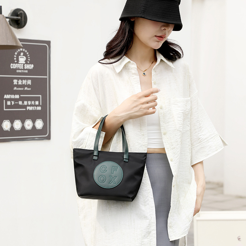 Colorful Fox's new spring casual bag, women's outdoor trendy handbag, water-resistant key coin purse details Picture