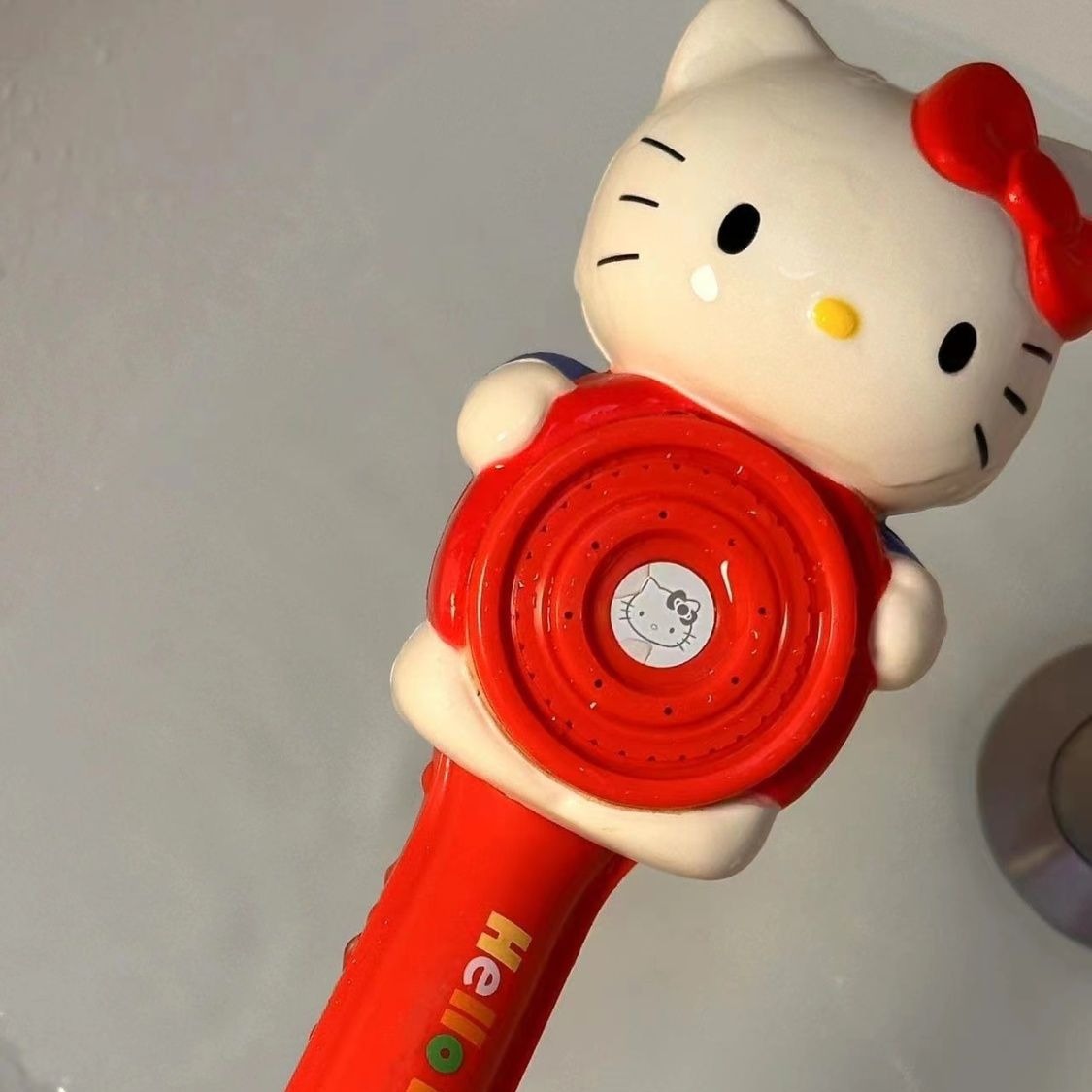 HelloKitty showerhead kt showerhead Cute kt cat daily universal size home handheld baby full figure
