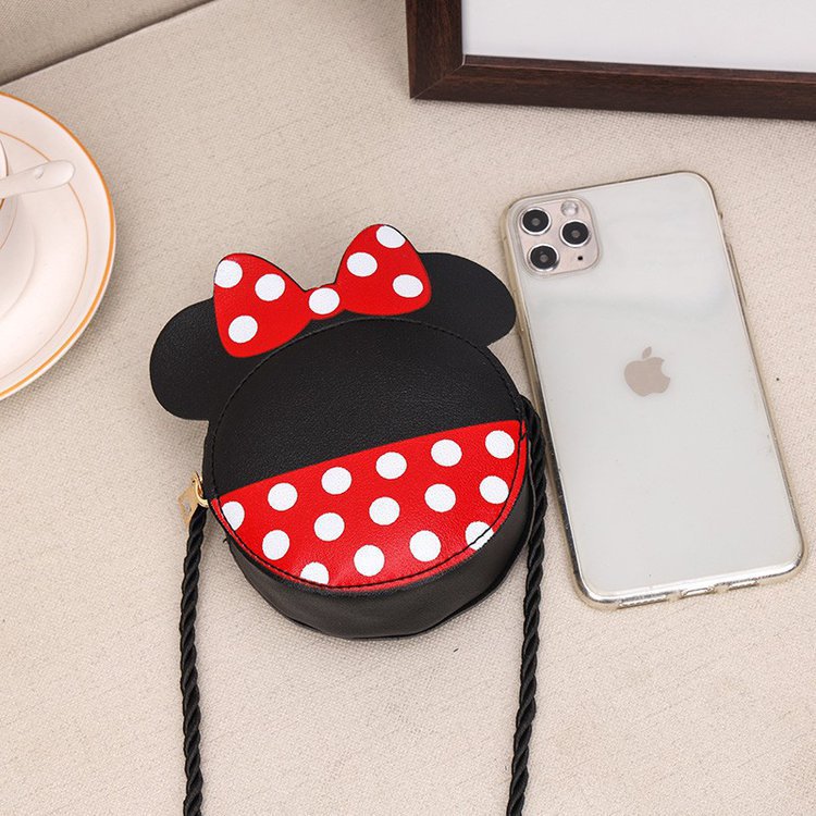 A new children's coin purse with cartoon color contrast PU mini small bag, a fashionable and stylish single-shoulder crossbody cheap small bag Application Scenario