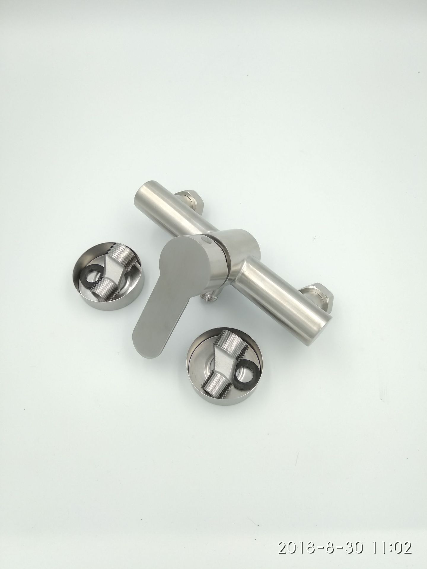 Double single-port, downward-connected showerhead, SUS304 stainless steel, hot and cold bathtub faucet, brushed hand-held round pipe, two sets Specification drawing
