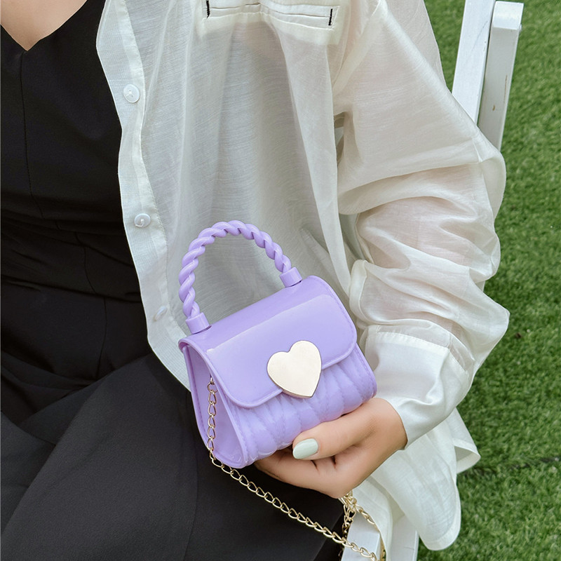 The Korean version of the children's bag 2025 summer new fashion girls' jelly bag is stylish and cute, and the little girl's coin purse is trendy Application Scenario