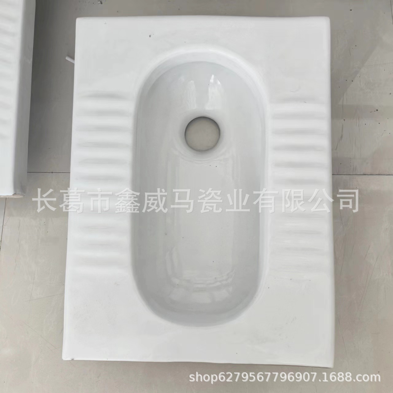 The manufacturer supplies squat toilets, ceramic squat toilets for school dormitories, and squat toilets with pits Application Scenario