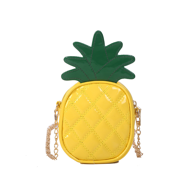 2020 New personalized women's bag, pineapple and strawberry bag, color-blocking chain, single-shoulder crossbody small bag, creative backpack for export Application Scenario