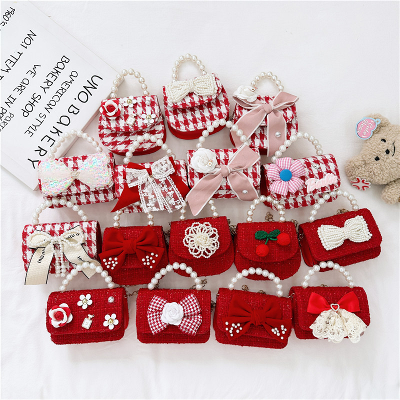 New Year red envelopes for children and babies, children's cartoon lucky money bags, fashionable and stylish girl princess handbags, crossbody bags Application Scenario