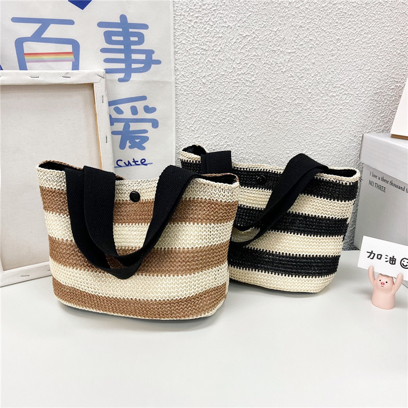 2021 New style woven hand-held women's bags, ins straw woven fashionable hand-held bags, beach bags, hand-held lunch boxes and bento boxes wholesale Specification drawing