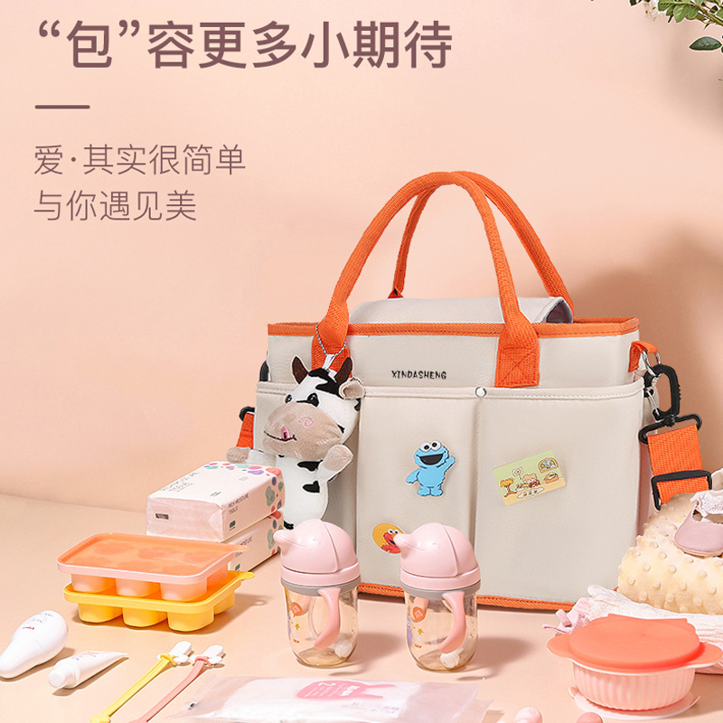 New tote handbag for Mommy, portable, single-shoulder, suitable for hanging baby strollers, large capacity, versatile and high-end Mommy backpack details Picture