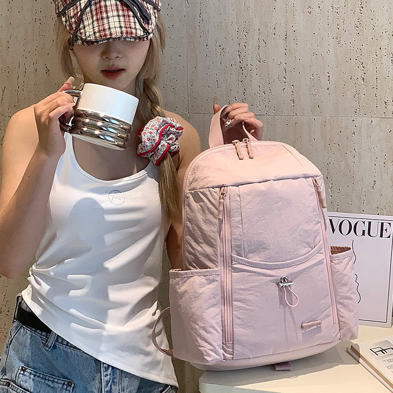 Colorful Fox's new Ins-style Korean female student backpack is lightweight, versatile, artistic and casual Application Scenario