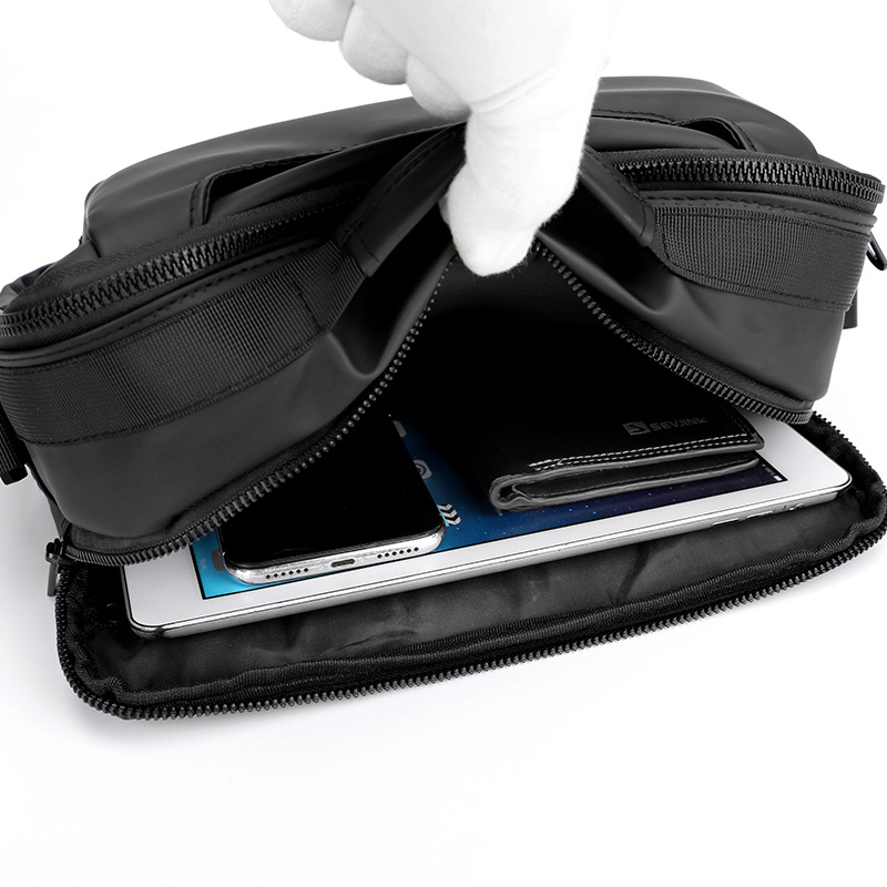 The new trendy men's waterproof chest bag from WEPOWER is simple, elegant and handy Application Scenario