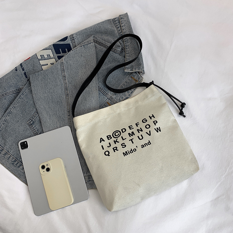 Korean-style casual large-capacity tote bag 2025 new trendy and fashionable single-shoulder bag, student class letter crossbody bag Application Scenario