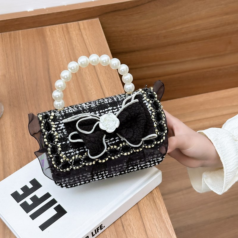2025 New Korean version Little Chanel mini Girls' princess Pearl hand bag crossbody accessory bag for girls details Picture