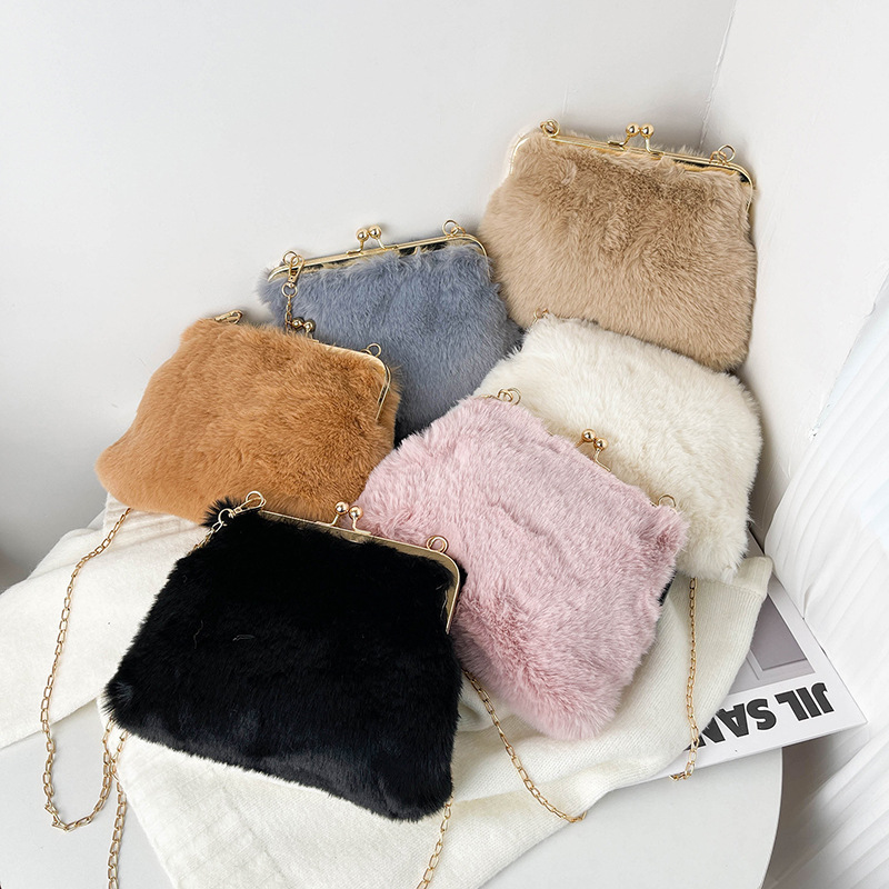 Single-shoulder chain bag, Maomao large-capacity women's bag, new 2022 autumn and winter women's stylish plush hand-held tote bag details Picture