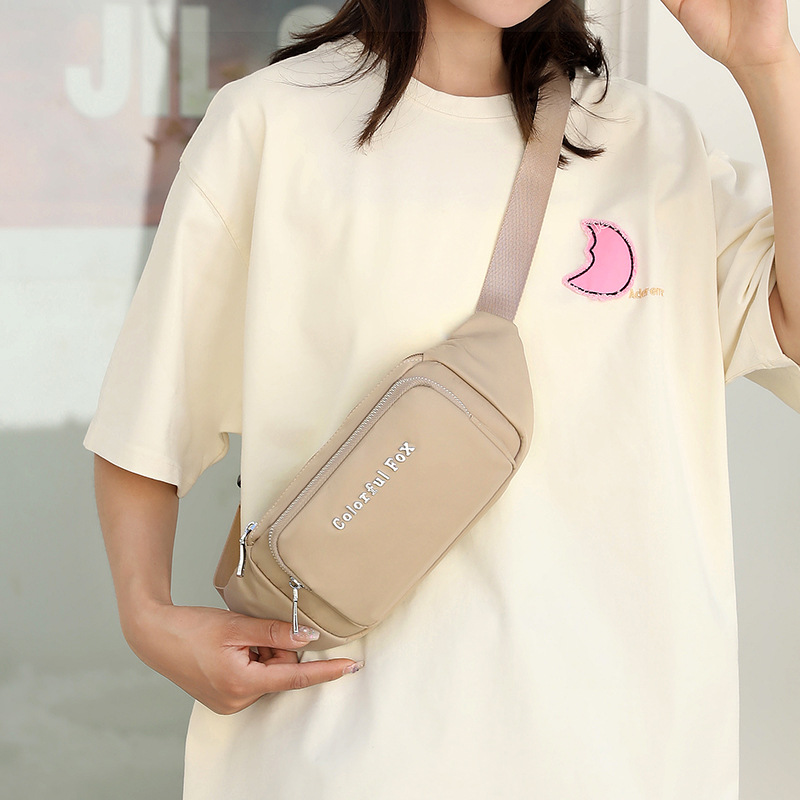 Colorful Fox's new women's chest bag, fashionable and casual key phone case, multi-layer portable cash register waist bag details Picture