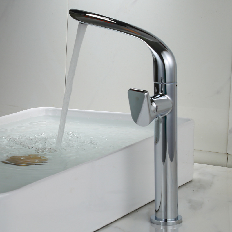 Brushed gold light luxury washbasin faucet, bathroom, cabinet surface basin, rotating hot and cold water faucet, brass gold Application Scenario