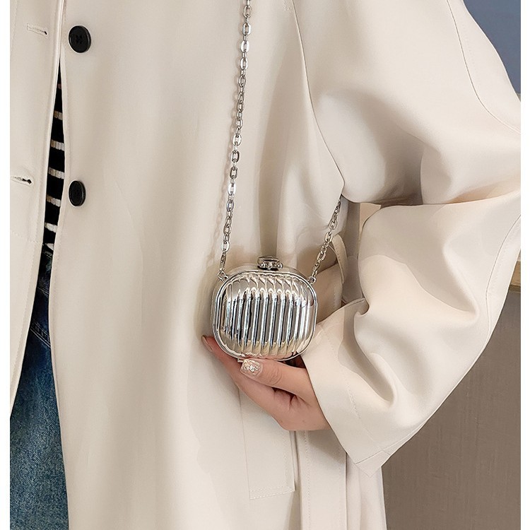 European and American cross-border acrylic bag 2025 New style fashionable and trendy luggage bag, coin purse, single-shoulder diagonal cross red envelope Application Scenario