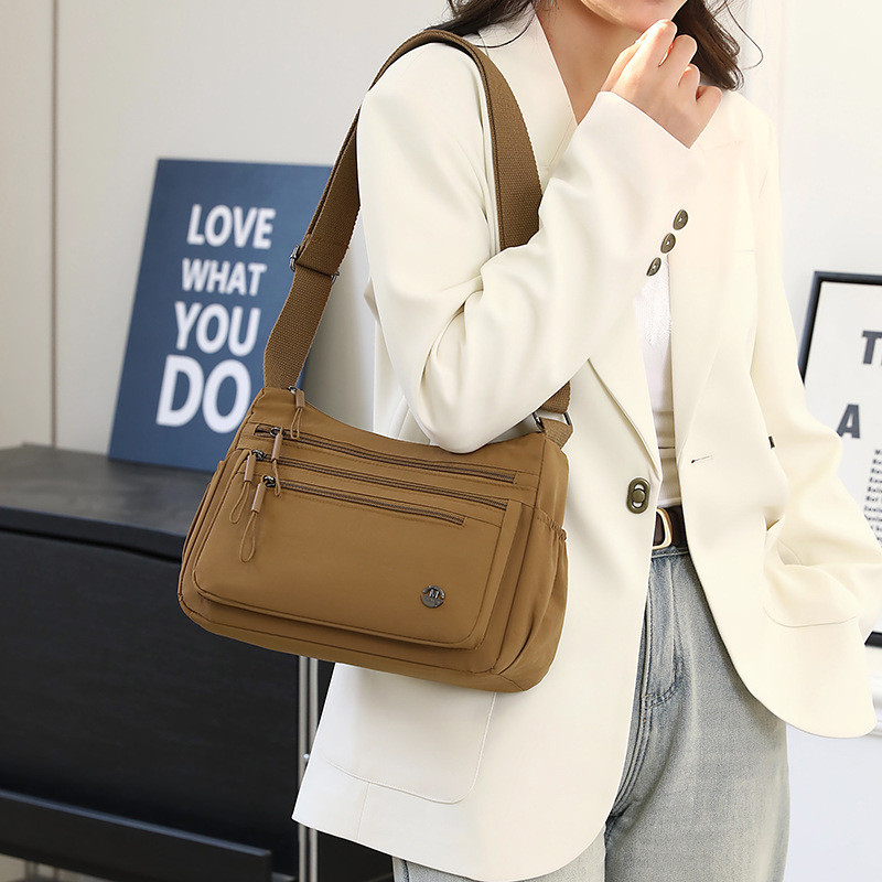 Women's Bag 2025 Spring New Cross-border Trend lightweight single-shoulder bag, women's casual nylon bag, large-capacity crossbody bag Specification drawing