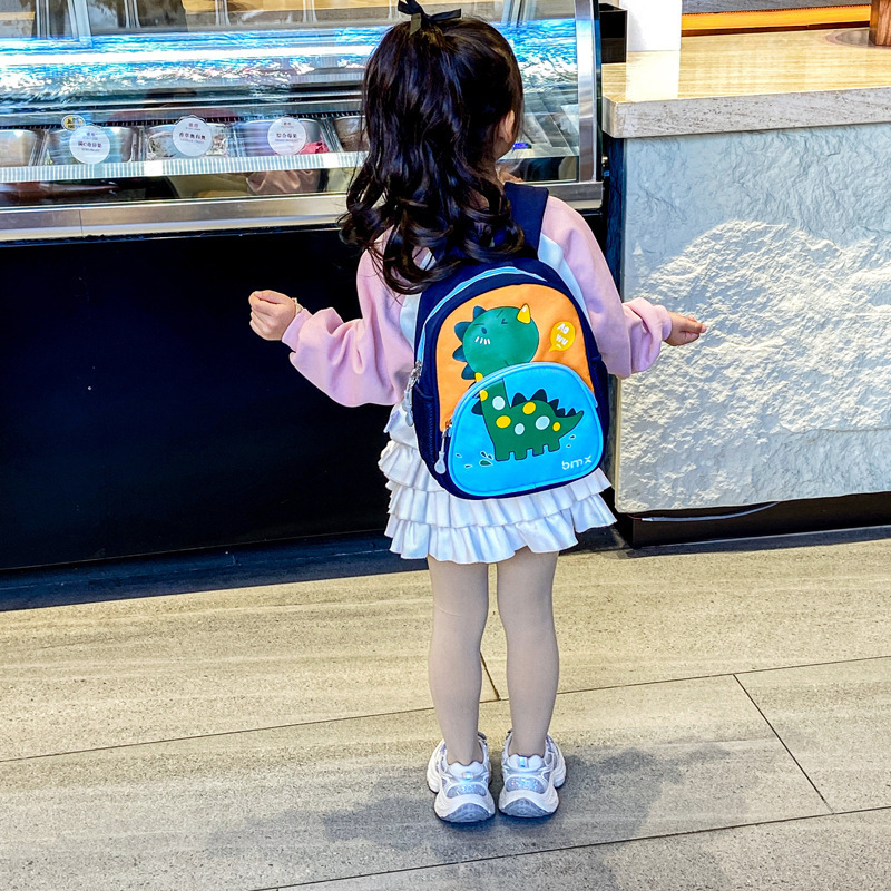 Children's schoolbags for children aged 2 to 5, cartoon and cute for small and middle classes in kindergartens, backpacks for boys and girls going to school, dinosaur backpacks details Picture
