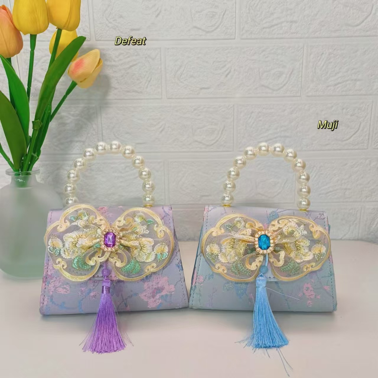 Pearl handbag, new Chinese-style children's bag, little girl loose change accessory bag, chain bag, bow small square bag details Picture
