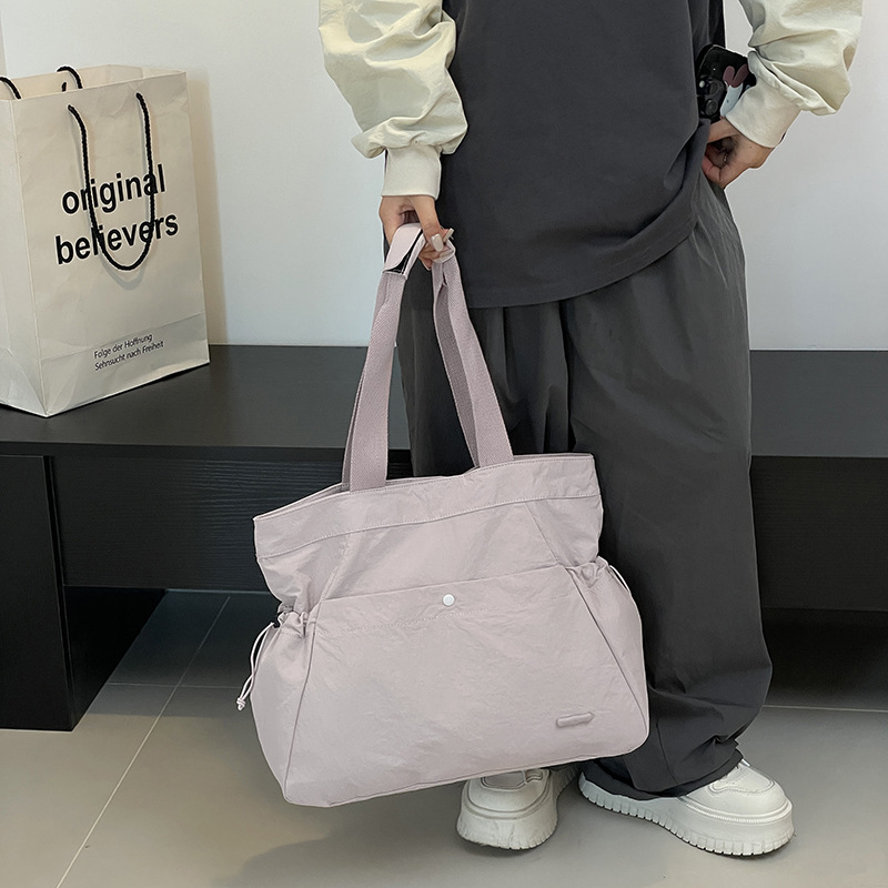 Colorful Fox's new high-capacity commuter tote bag, lightweight single-shoulder bag, sports yoga and casual bag from Japan and South Korea details Picture