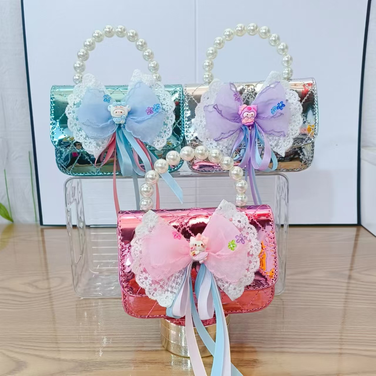 Butterfly Princess Bag, cartoon pearl handbag, single-shoulder crossbody coin purse, Girl's gift, laser chain small square bag details Picture