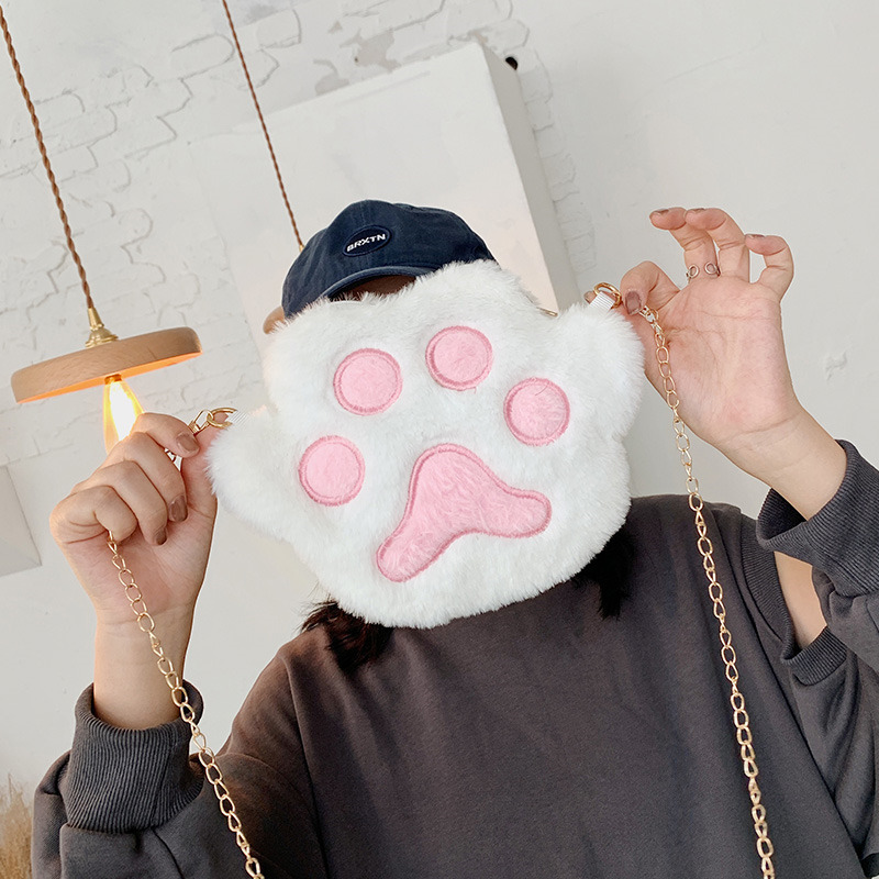 MAO MAO Bag Women's 2020 Autumn/Winter New Trendy Korean style Bag, plush single-shoulder bag, crossbody bag, bear paw chain small bag Application Scenario