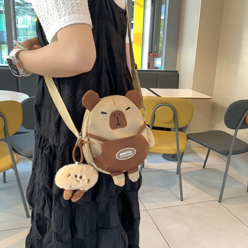 2024 Trendy cartoon versatile crossbody bag for girls' birthday, cute bear single-shoulder bag, design sense, niche casual bag for girls Application Scenario