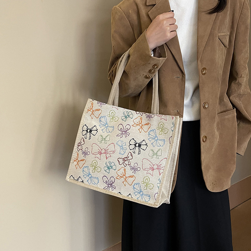 New cross-border flower-shaped handbag with large capacity 2025 Spring Fashion trend full figure