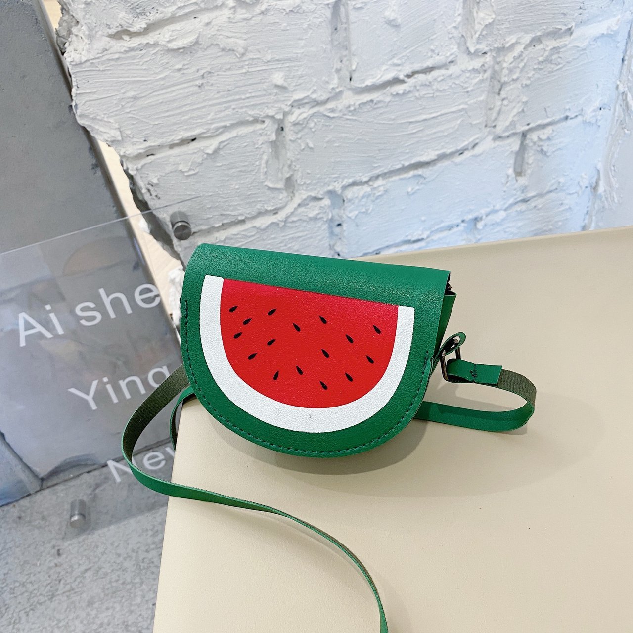 Fruit Animal Bag 2024 New Creative fruit shoulder Bag, cute crossbody bag for girls, baby loose change bag Application Scenario