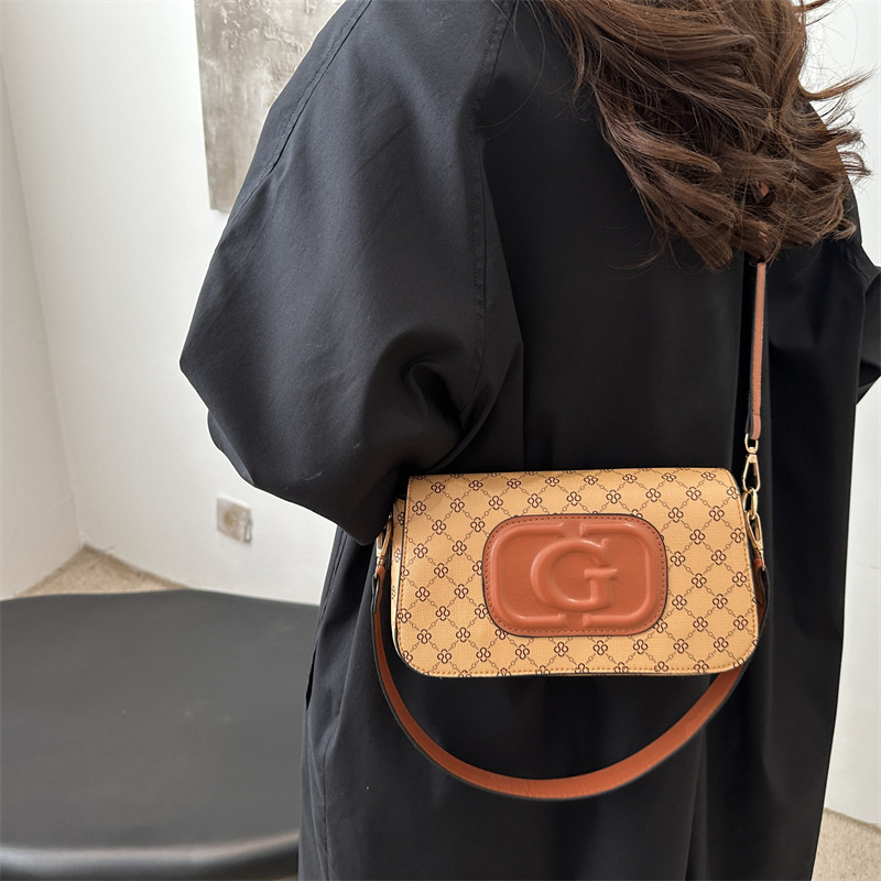 Retro printed single-shoulder bag 2025 new style, fashionable and versatile, small square underarm bag, casual and individual, hand-held crossbody bag for women details Picture