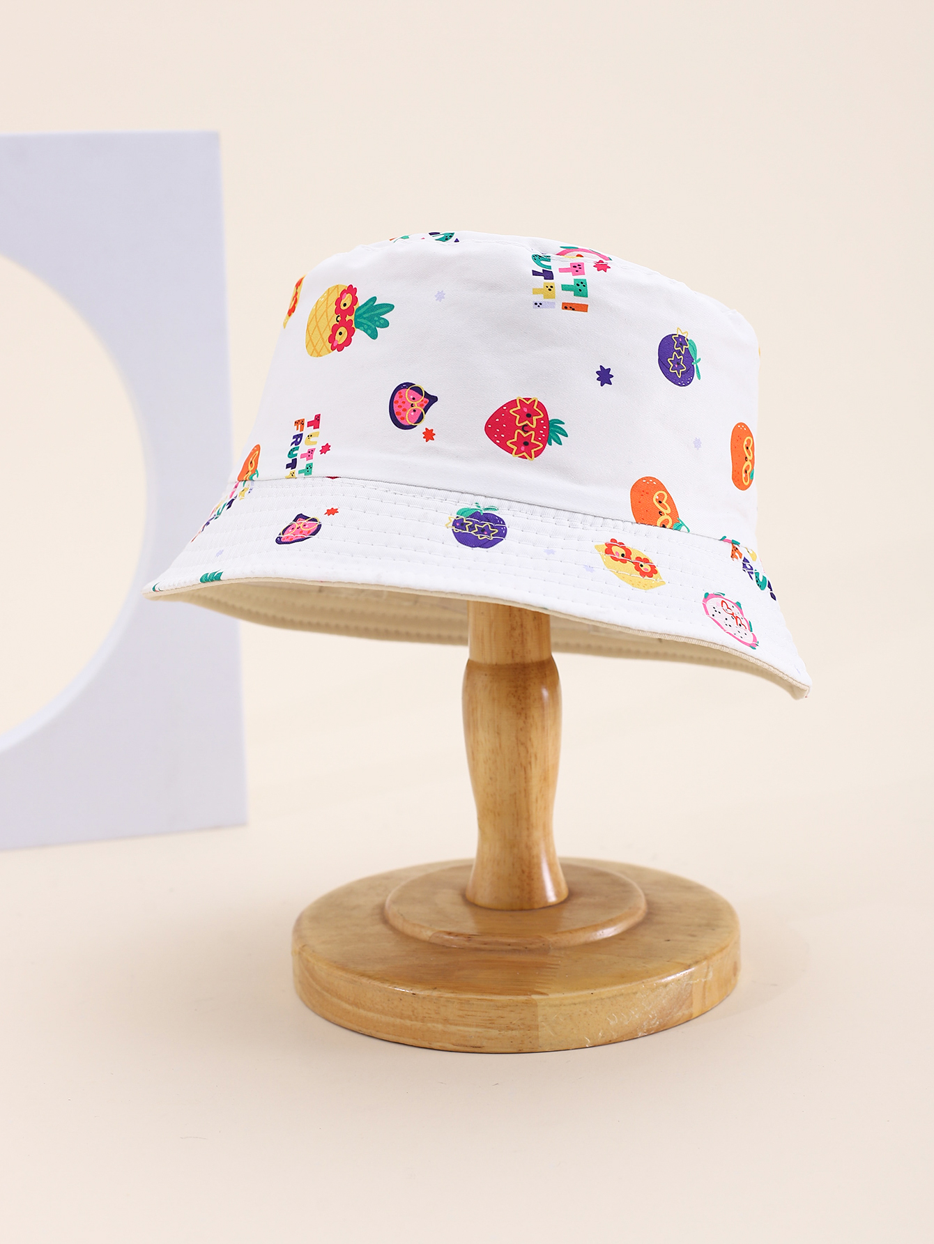 Spring and summer bestsellers: Children's fruit glasses with printed double-sided fisherman hats. Cute cartoon classic, versatile and personalized. Children's double-sided fisherman hats, all with a pier circumference of 54CM details Picture