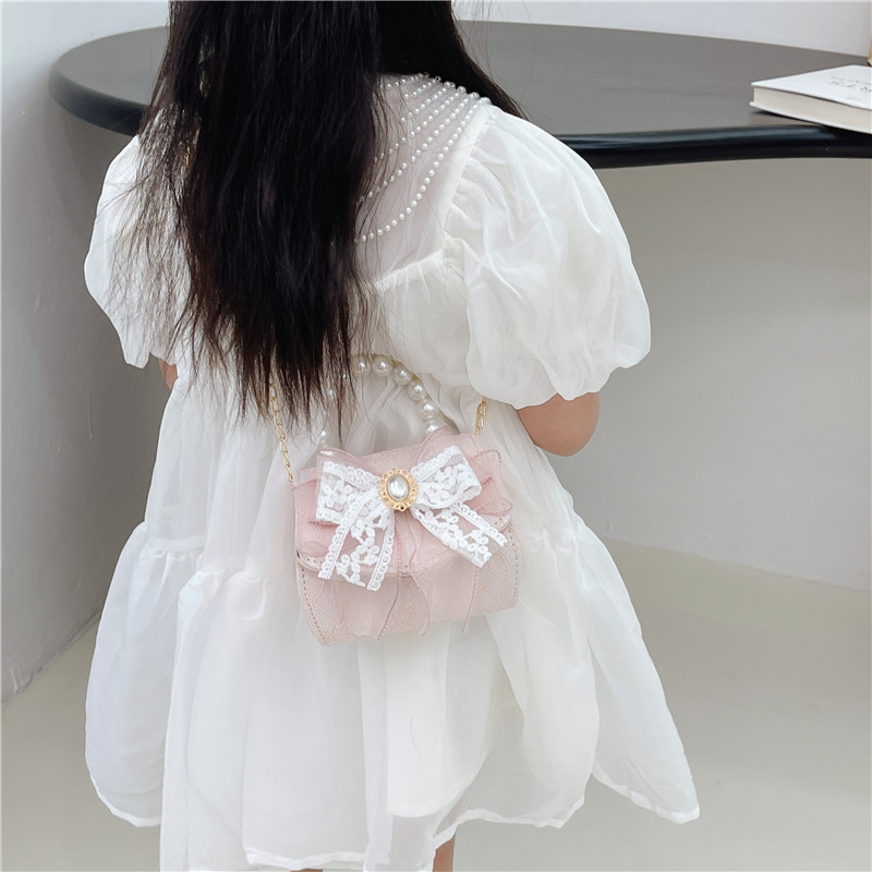 Children's single-shoulder crossbody bag, fashionable and stylish princess, Korean version girls' bow chain bag, 2025 new style coin purse Application Scenario