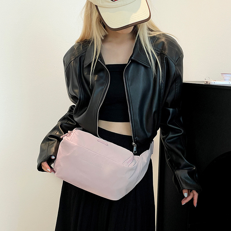 Colorful Fox's new women's crossbody single-shoulder bag in macaron color, simple and versatile for commuting, with a chest bag and waist bag details Picture