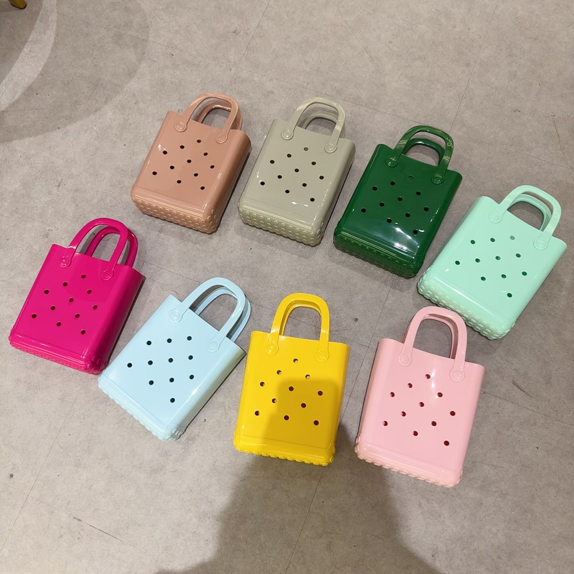 Jelly Bag 2025 New Cross-border DIY Hole Bag, women's bag, Macaron-colored beach wash basket bag, pvc bag full figure