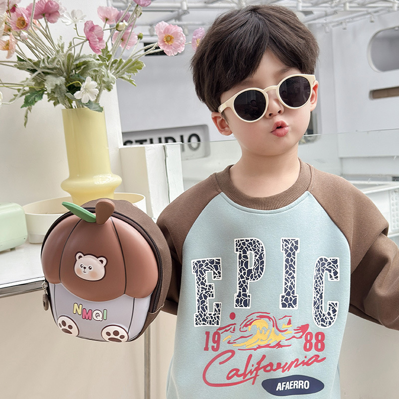 Cute cartoon bear boy and girl chest bag, lightweight eggshell baby crossbody bag, 2025 new printed children's bag Application Scenario