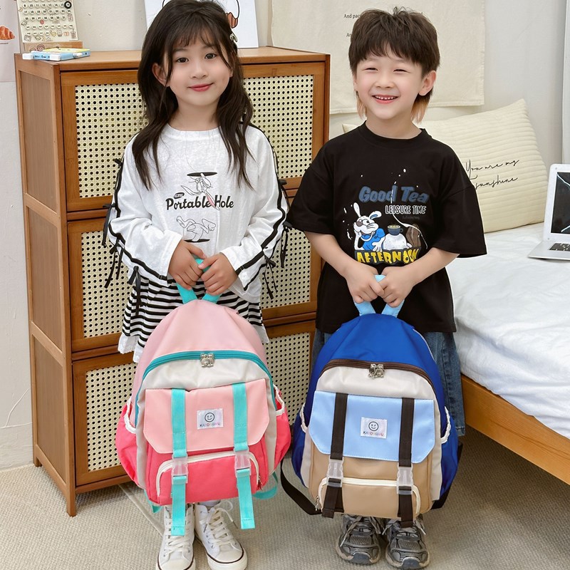 2024 New color-blocking children's backpacks for kindergartens, primary school students, boys and girls, and lightweight travel backpacks details Picture