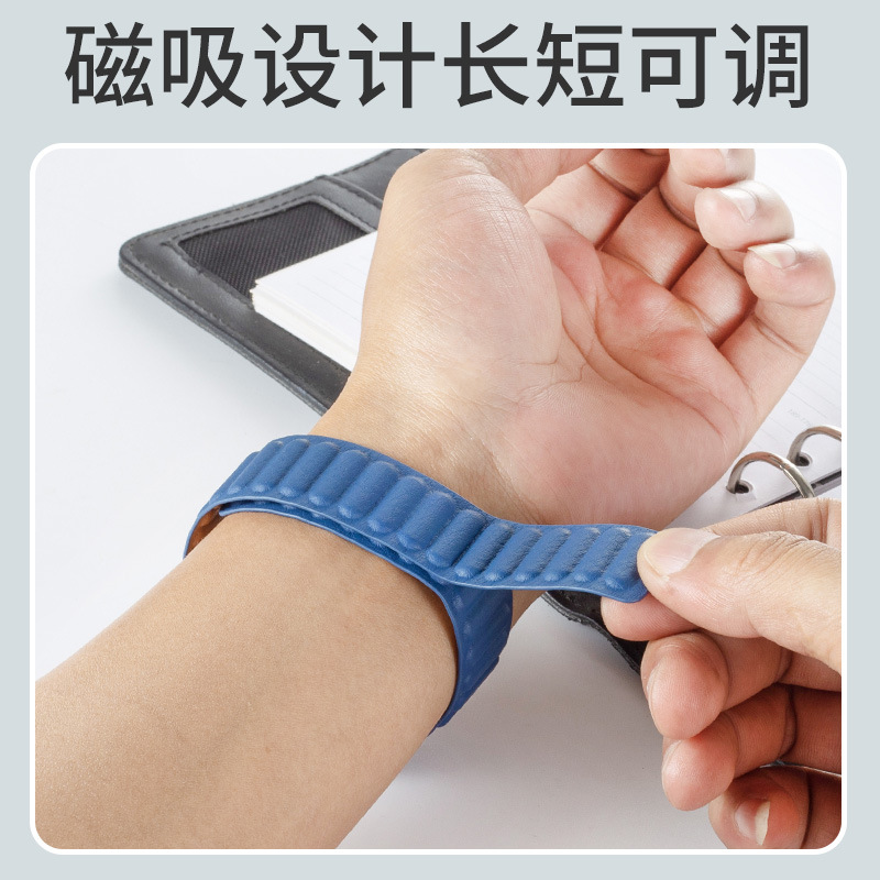 Suitable for Apple iwatch s8910 silicone chain magnetic watch strap Apple Watch smartwatch strap Application Scenario