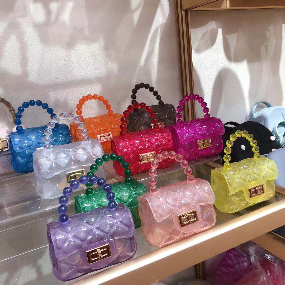 2025 New Korean-style trendy chanel-style bag, versatile diamond-shaped chain transparent jelly bag, pearl crossbody bag details Picture