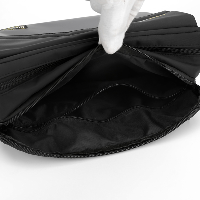 New men's crossbody bag, men's light small bag, casual and fashionable single-shoulder bag, travel and outdoor crossbody bag, cross-border exclusive Application Scenario