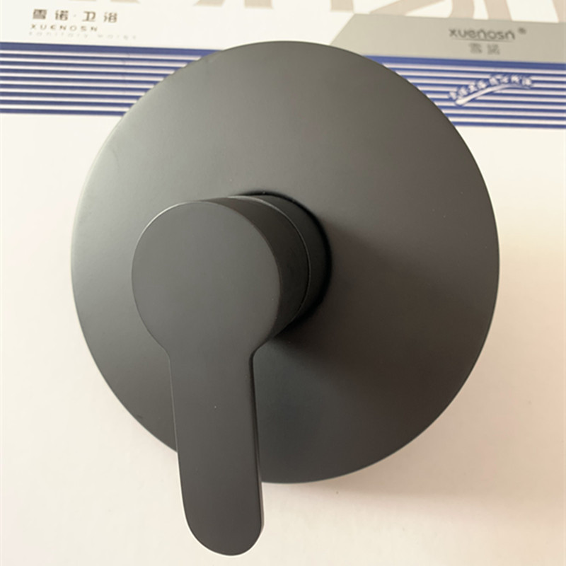 Black concealed single-function showerhead, wall-mounted brass body, built-in circular shower, cold and hot mixed faucet details Picture